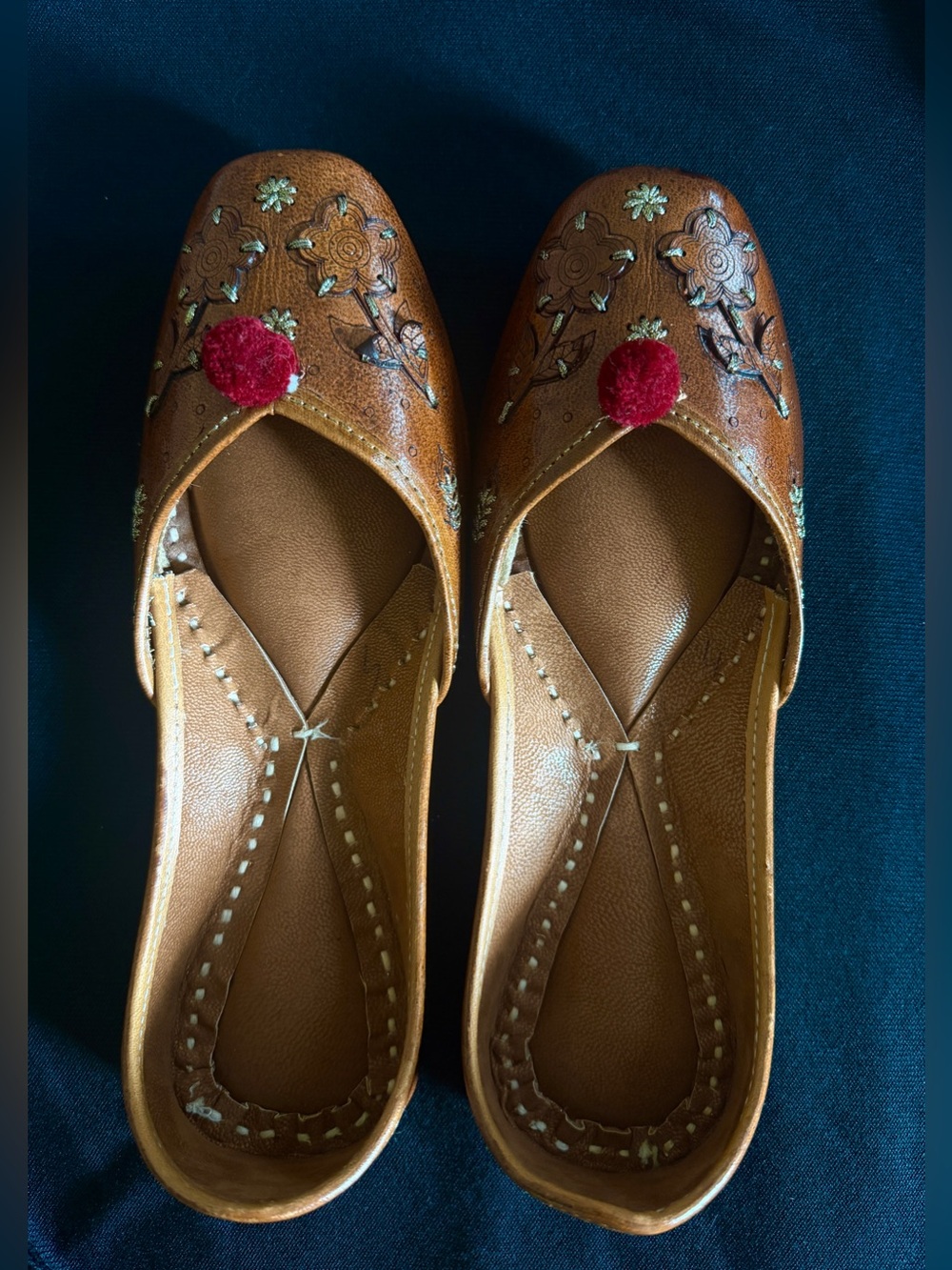 Woman's Embroidered Punjabi Mojari Jutti Shoe Flats for Women genuine leather